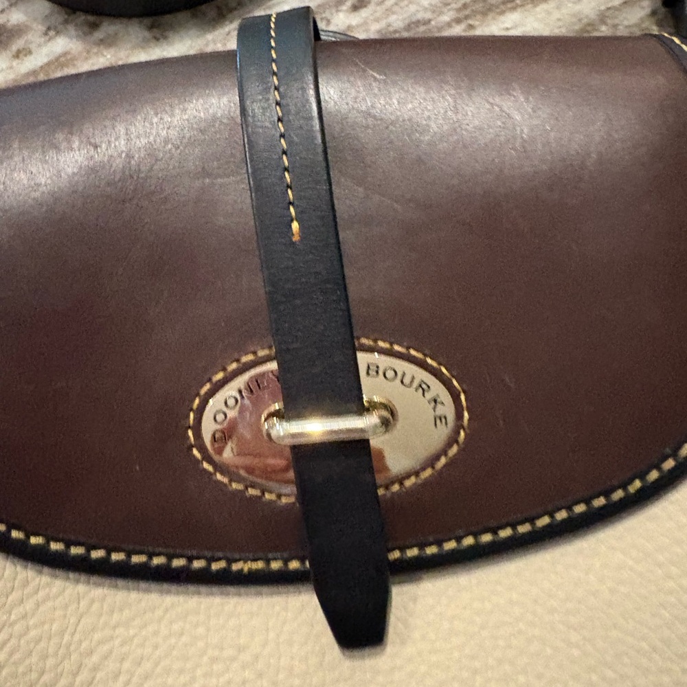 Dooney & Bourke Black and Cream Leather Crossbody Bag - Picture 2 of 9